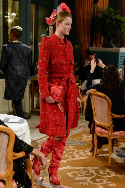 Look 17
